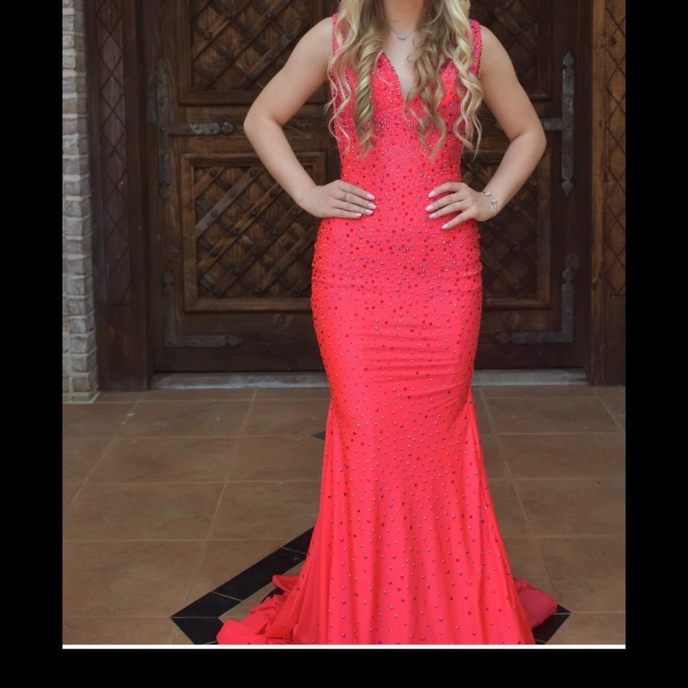 Johnathan Kayne coral size 4 full length prom dress. Great condition